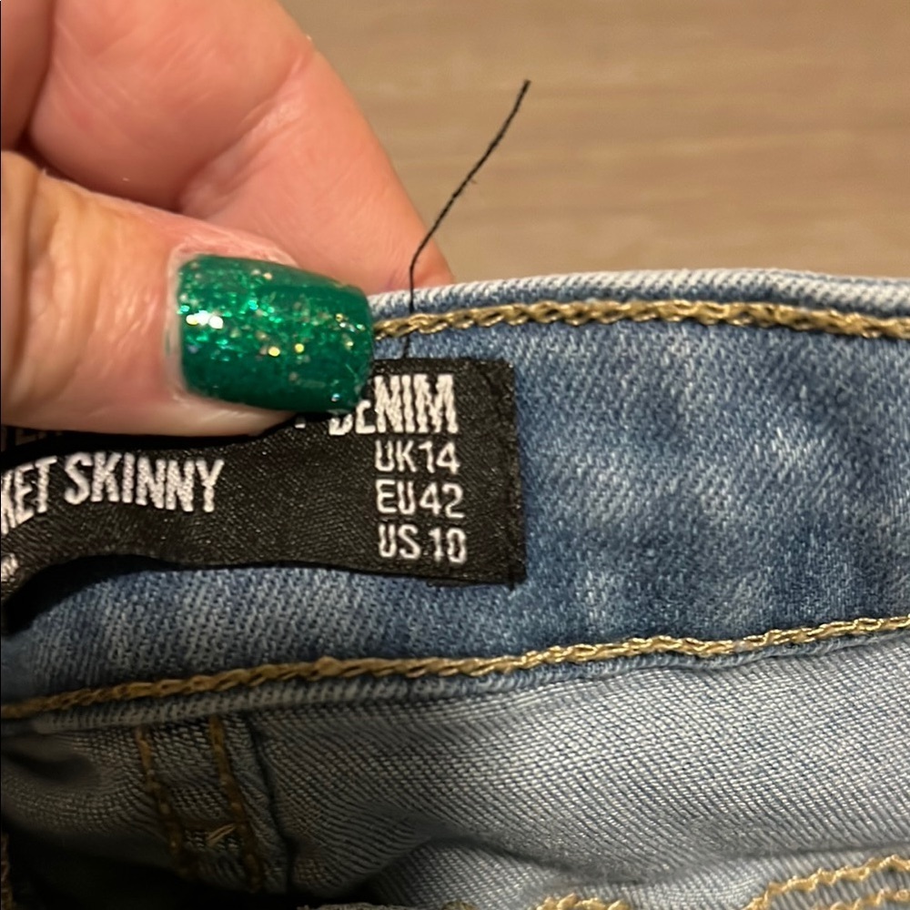 Pretty little things Women's Light Blue Jeans - Picture 6 of 8